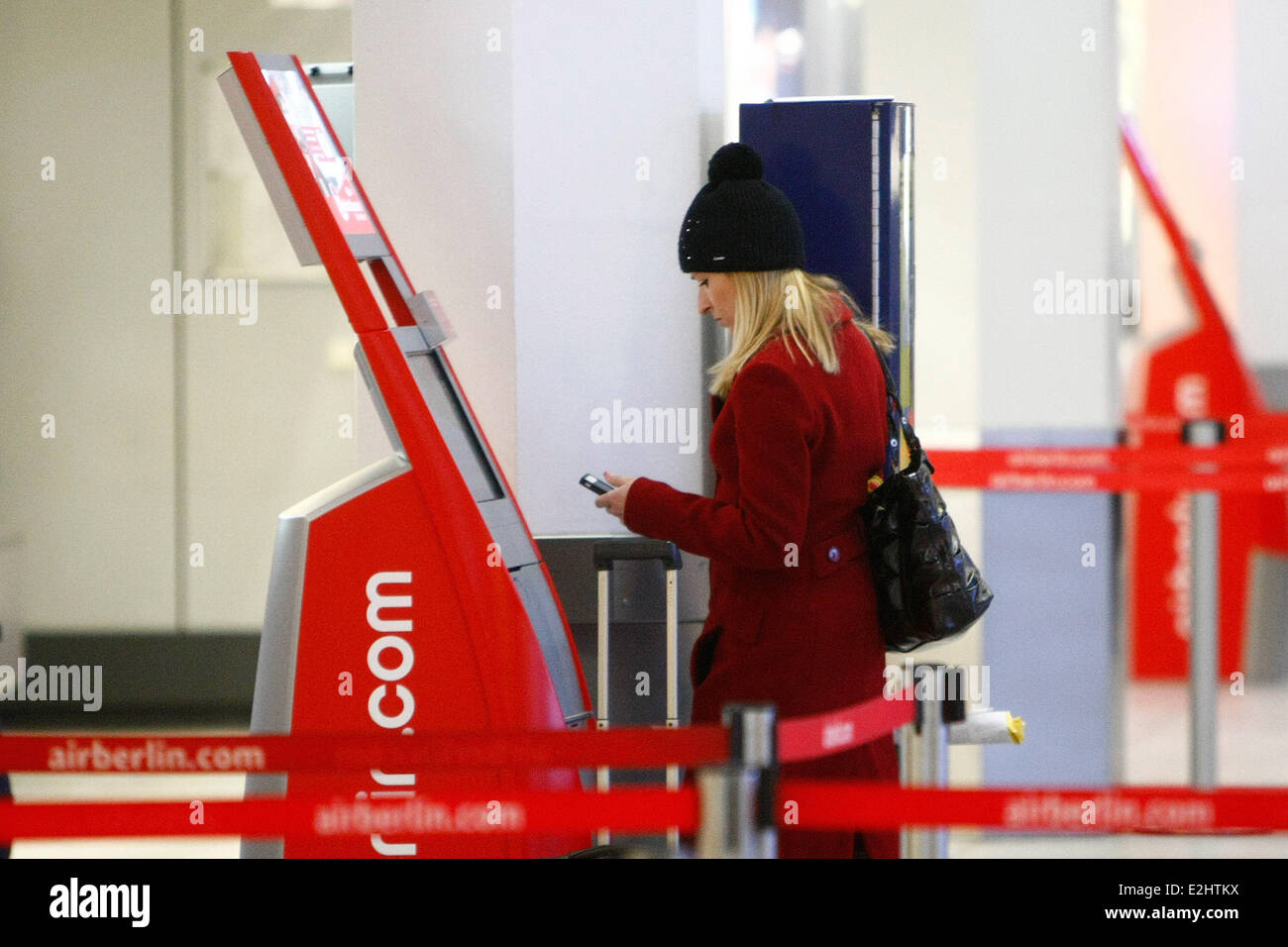 Stefanie Hertel am Flughafen Tegel ankommen, eine AirBerlin Flug nach München.  Wo: Berlin, Deutschland bei: 22. Januar 2013 Credi Stockfoto