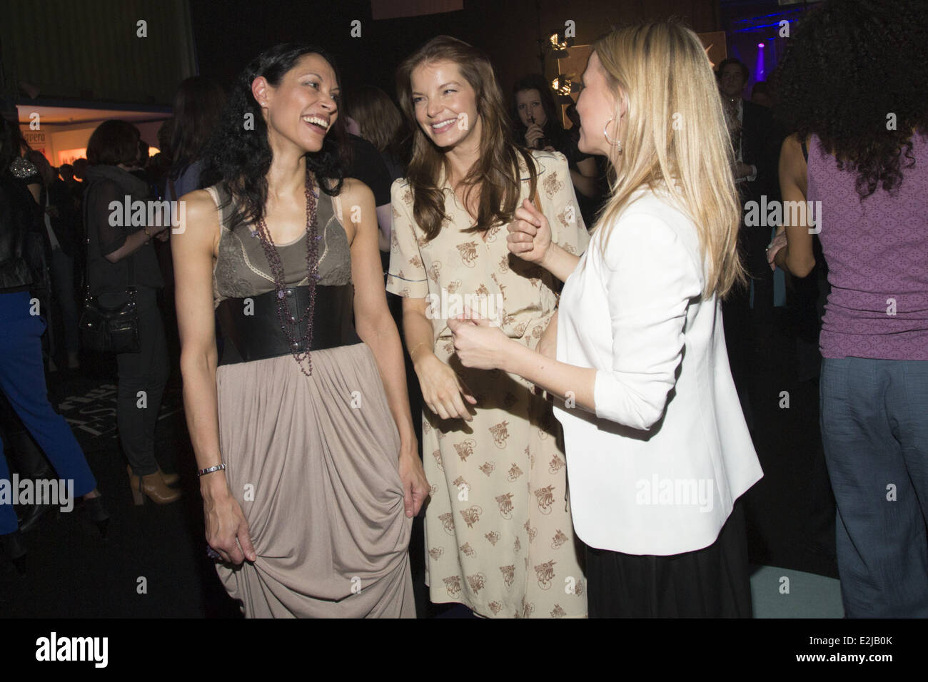 Chantal de Freitas, Yvonne Catterfeld, Nova Meierhenrich bei Brigitte Fashion Night und Aftershow-Party von deutschen Frauenzeitschrift Brigitte am Cruise Center.  Wo: Hamburg, Deutschland bei: 16. Februar 2013 Stockfoto