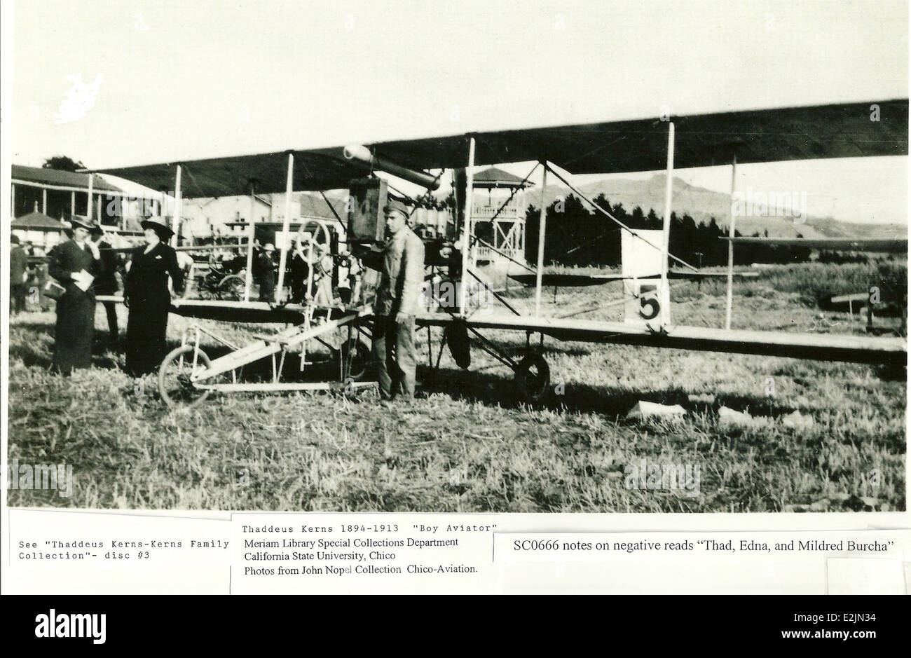 Die Thaddeus Kerns-Sammlung, die an der California State University in Chico gehalten wird, enthält eine große Auswahl an historischen Dokumenten und Materialien im Zusammenhang mit der Luftfahrt. Die Sammlung ist Teil der Meriam Library Special Collections Department und bewahrt bedeutende Beiträge zur Geschichte der Luft- und Raumfahrt. Stockfoto