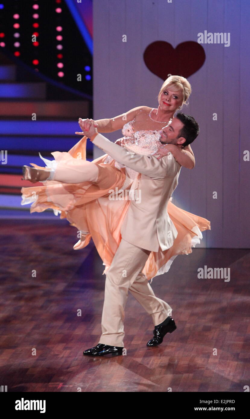 Marijke Amado, Stefano Terrazzino im deutschen Fernsehen RTL show Let ´s Dance im Coloneum TV-Studios.  Wo: Köln bei: 5. April 2013 Stockfoto