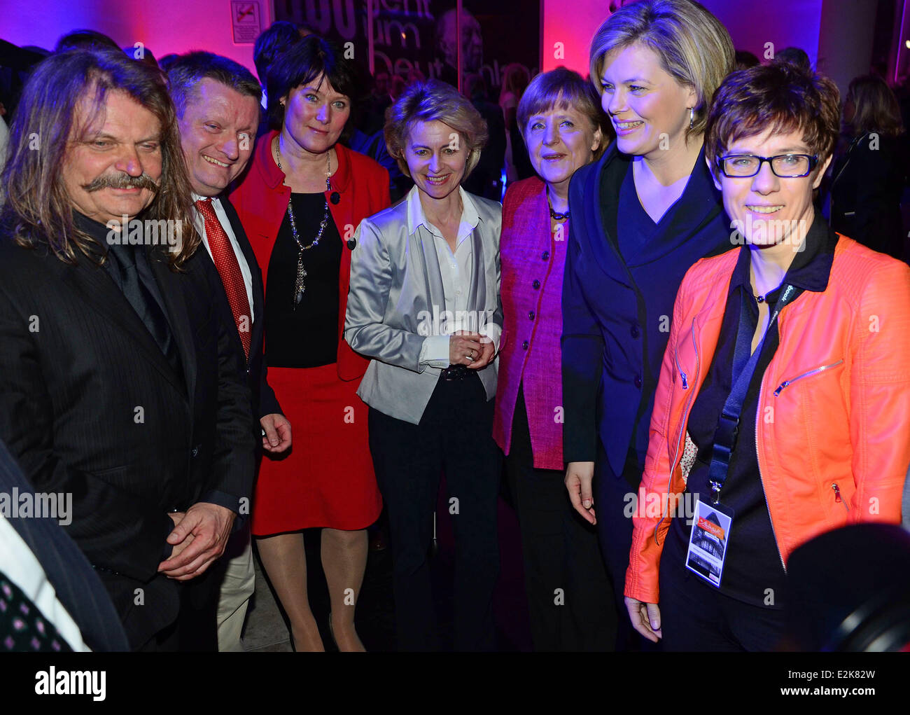 Leslie Mandoki, Hermann Groehe, Anke Schaeferkordt, Ursula von der Leyen, Angela Merkel, Julia Kloeckner und Annegret Kramp-Karrenbauer bei CDU Media Night im Konrad-Adenauer-Haus.  Wo: Berlin, Deutschland bei: 14. Mai 2013 Stockfoto