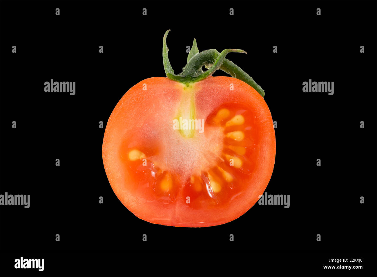 Eine halbe Tomate Stockfoto