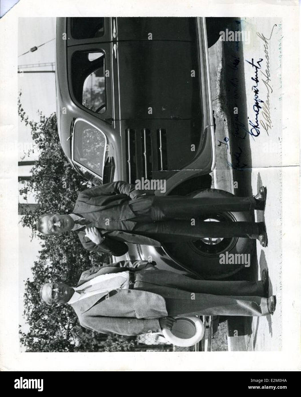 Sir Charles Kingsford-Smith war ein australischer Pionier, der für seine transatlantischen und transatlantischen Flüge bekannt war. Dieses Bild enthält sein Autogramm und erinnert an seine bedeutenden Beiträge zur frühen Luftfahrtgeschichte. Stockfoto