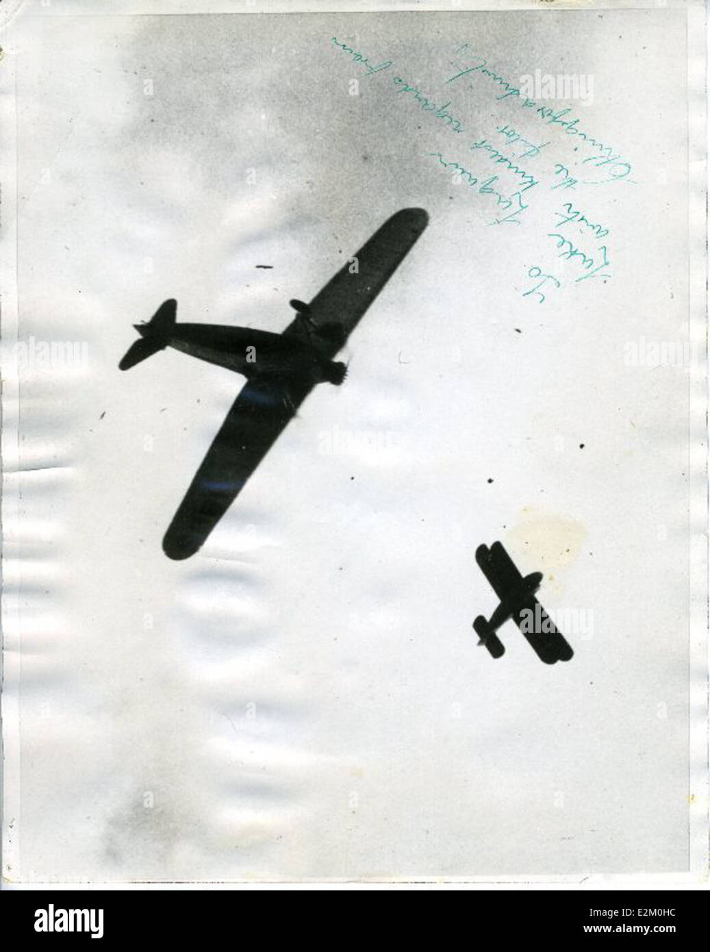 Dieses Objekt zeigt das Autogramm von Sir Charles Kingsford-Smith, einem australischen Pionier, der für seine Fernflüge bekannt ist. Kingsford-Smith wurde als erster von Australien nach Großbritannien geflogen und für seine Beiträge zur Luftfahrt im frühen 20. Jahrhundert gefeiert. Stockfoto