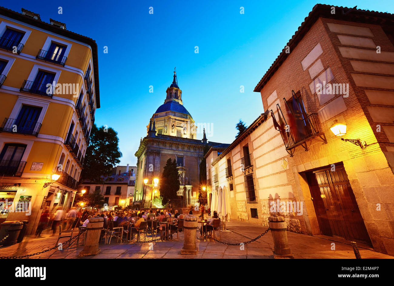 Terrassen und Bars im Quadrat dazu. Madrid. Spanien Stockfoto