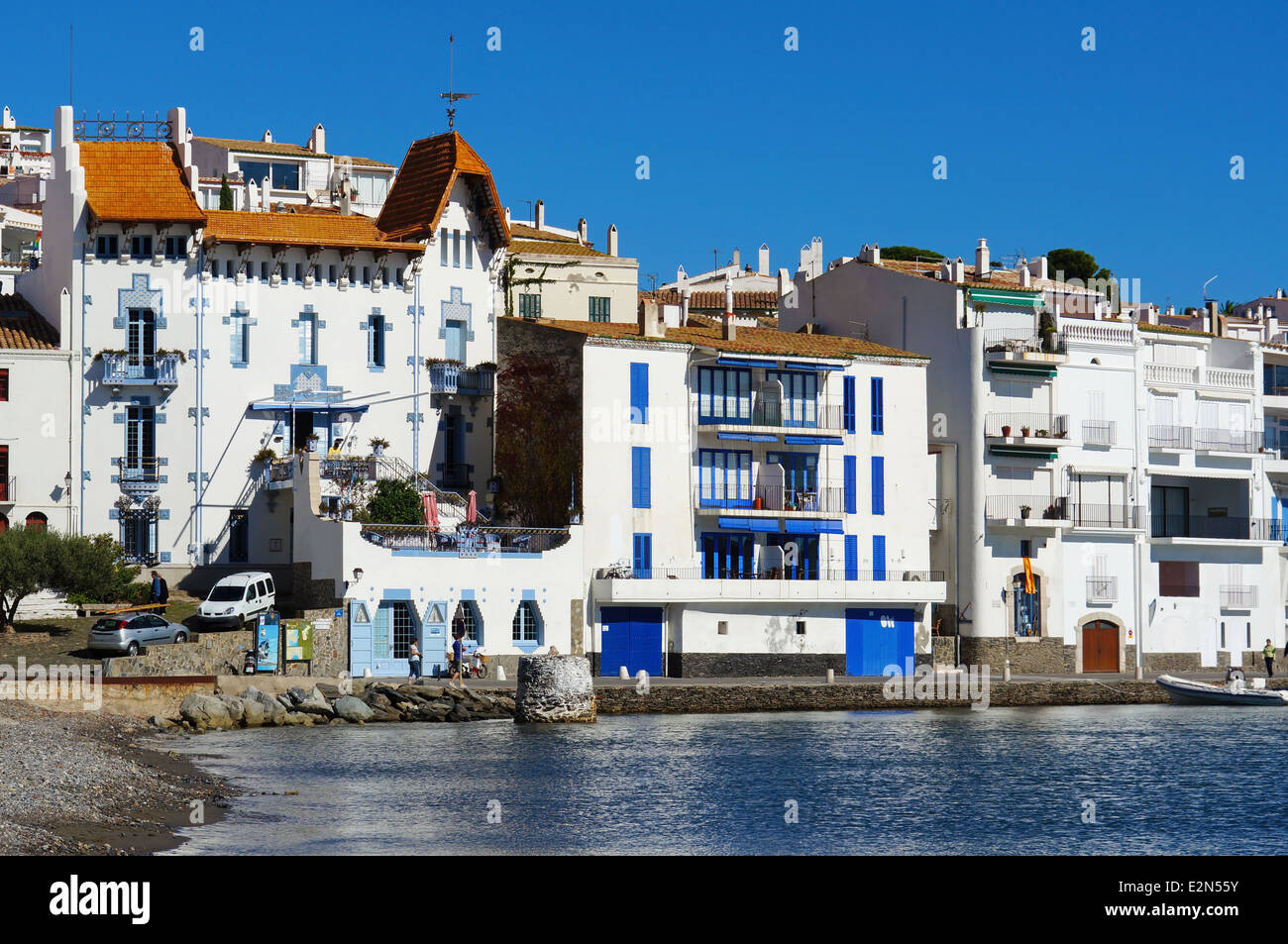 Waterfront befindet sich in der mediterranen Dorf Cadaques, Spanien, Costa Brava, Katalonien Stockfoto