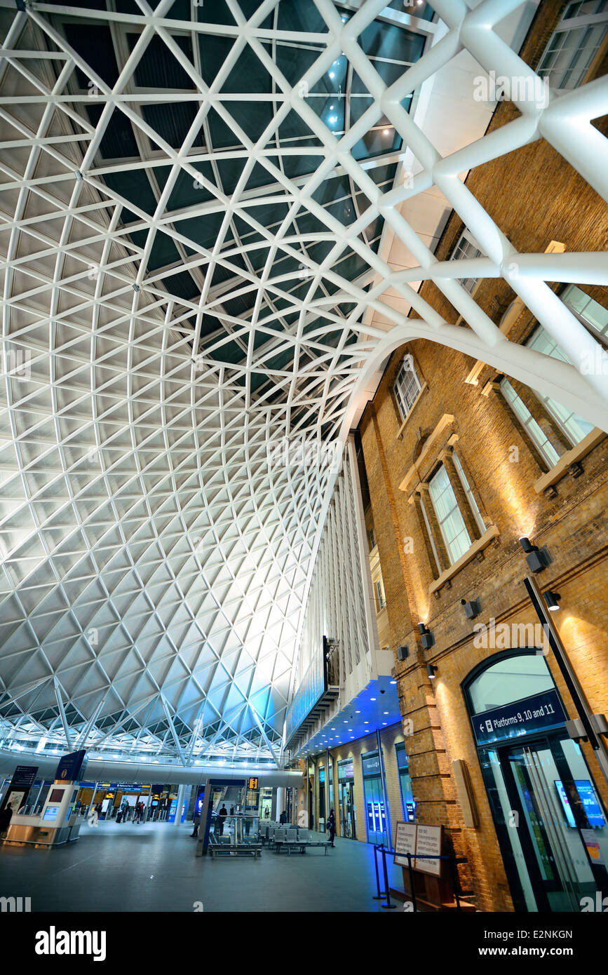 Kings Cross Railway Station innen Stockfoto