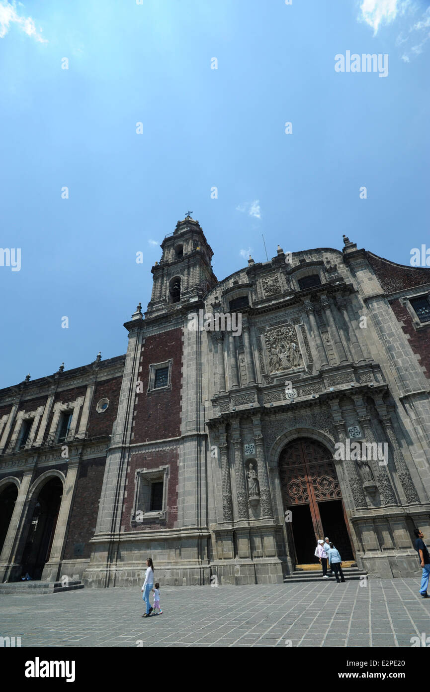 Historische Templo de Santo Domingo de Guzman Kirche in Mexico City, Mexiko. Auf der Plaza de Santo Domingo gelegen. Stockfoto