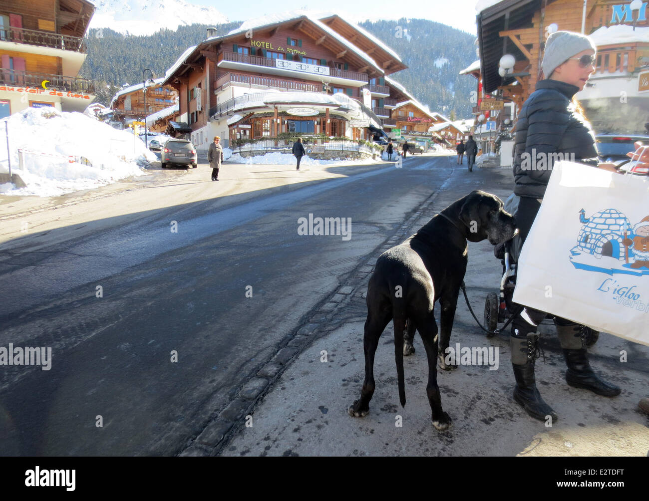 Ein Blick auf den Bereich, wo Prinz Harry und seine neue Freundin Cressida  andererseits einen romantischen Skiurlaub in Verbier, Schweiz verbringen.  Der junge Prinz, der begehrtesten Junggesellen der Welt letzten Monat  (Jan13)