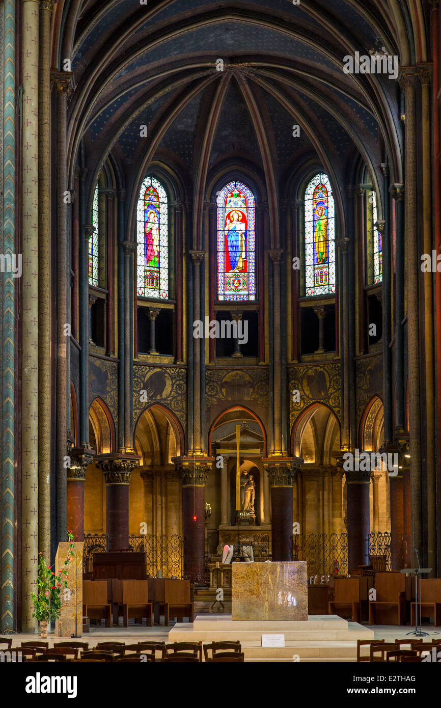 Innenraum der Eglise Saint Germain - eine der ältesten Kirchen in Paris, Frankreich Stockfoto