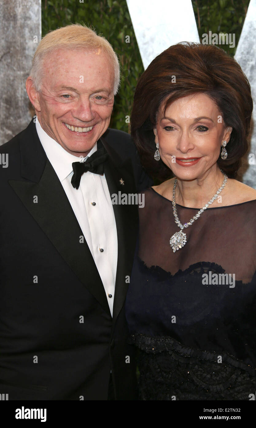 2013 Vanity Fair Oscar Party bei Sonnenuntergang Turm - Ankünfte mit: Jerry Jones, Gene Jones wo: Los Angeles, California, Vereinigte Staaten von Amerika bei: 25. Februar 2013 ** nicht verfügbar für die Veröffentlichung in Deutschland ** Stockfoto