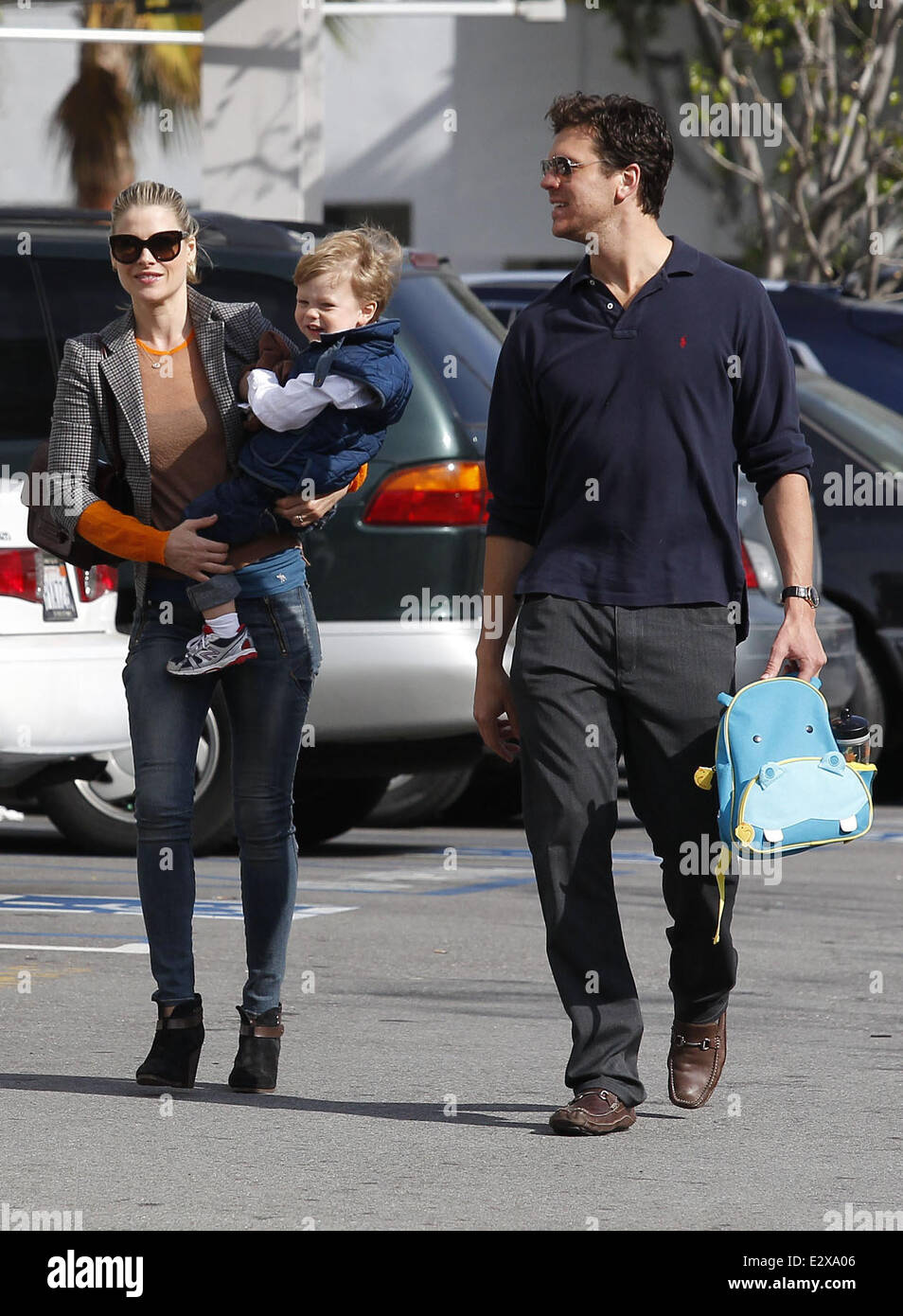 Ali Larter gesehen mit Hayes MacArthur Mann und ihrem Sohn Theodore Ankunft am Cedars-Sinai Medical Center Featuring: Ali Larter, Hayes MacArthur, Theodore Hayes MacArthur wo: Los Angeles, California, Vereinigte Staaten von Amerika bei: 21. März 2013 Stockfoto