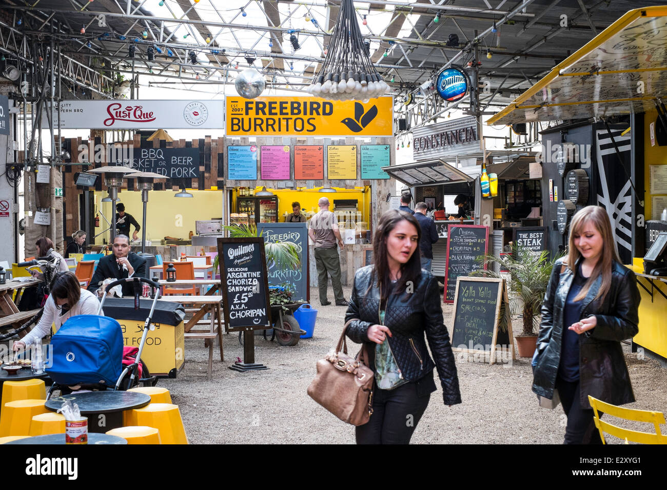 Street Food-Läden Shoreditch High Street London, Vereinigtes Königreich Stockfoto