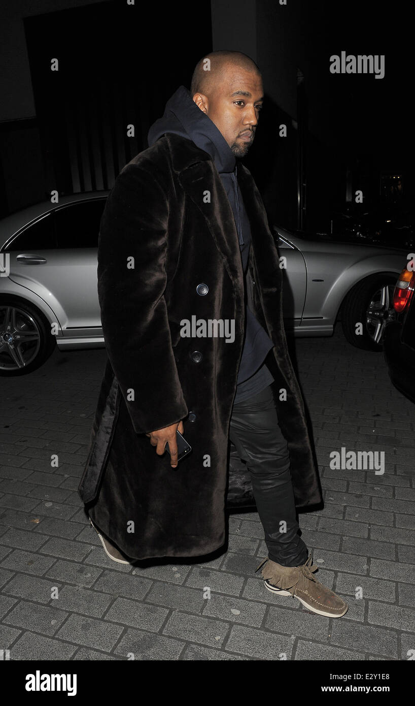 Kanye West genießt einen Abend mit Rob Kardashian und einigen anderen  Freunden. Die Gruppe besuchte ein Fotostudio in Chelsea, bevor Sie zu  Scotch Club, dann Cirque Du Soir Nachtclub. Kanye war in