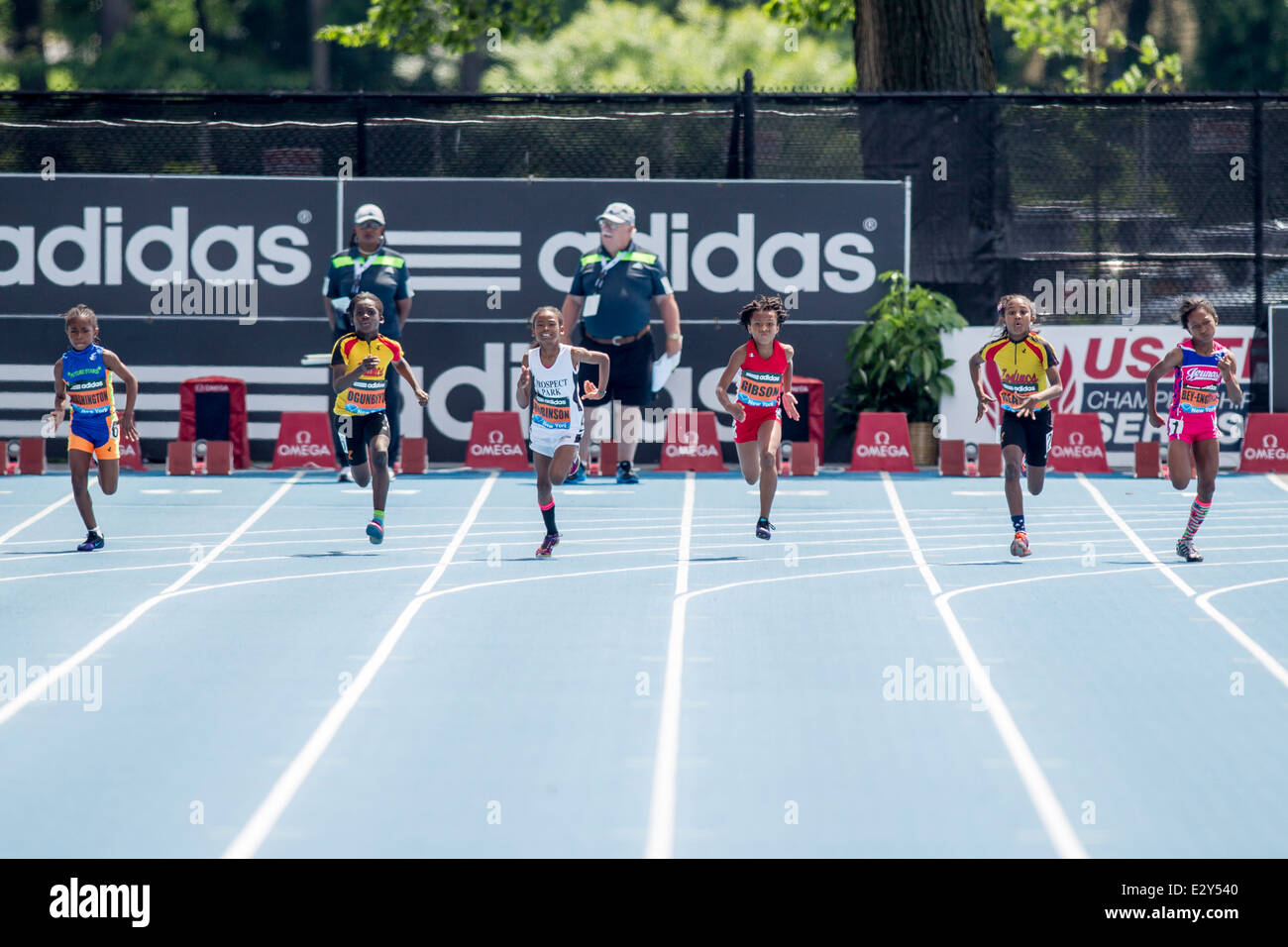 Schnellste Kids in New York City: Mädchen beim 2014 Adidas Leichtathletik Grand Prix. Stockfoto