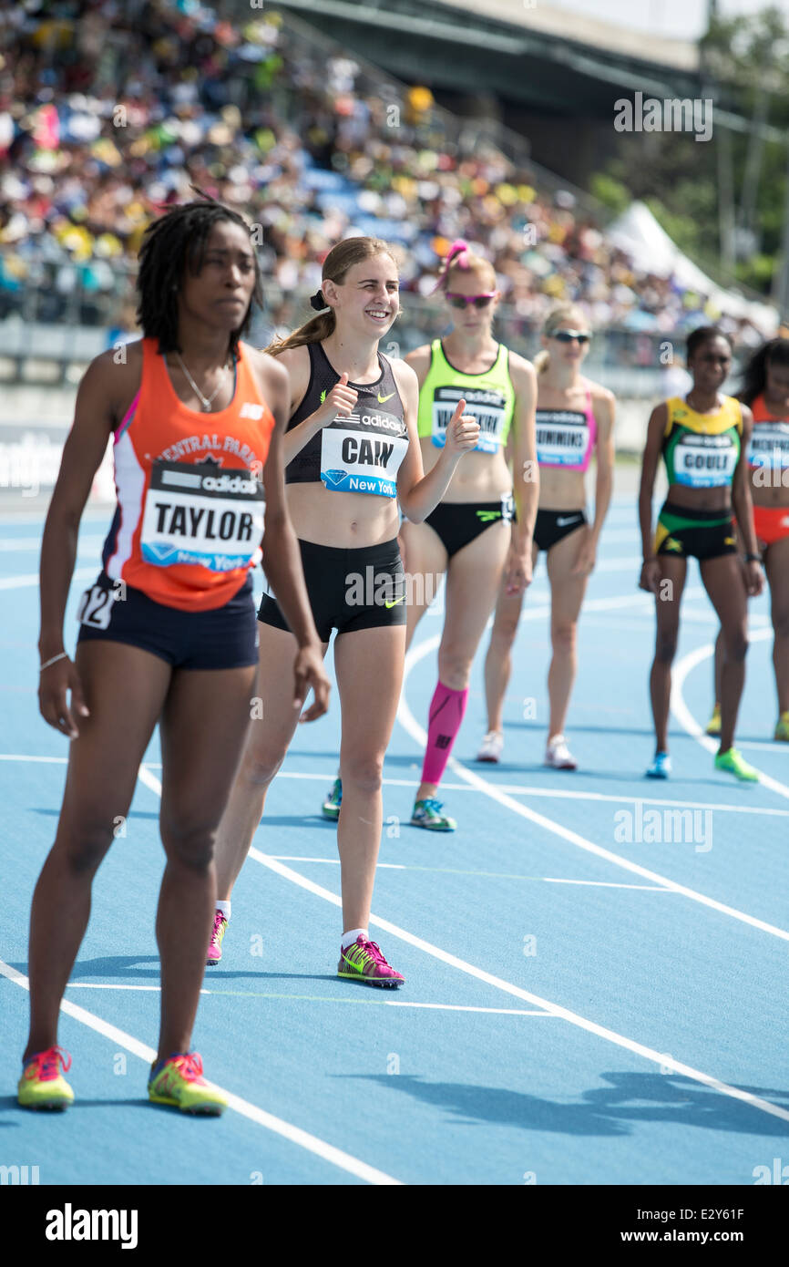 Mary Kain (USA) im Wettbewerb in der 800m auf der 2014 Adidas Track &amp; Field-Grand-Prix. Stockfoto