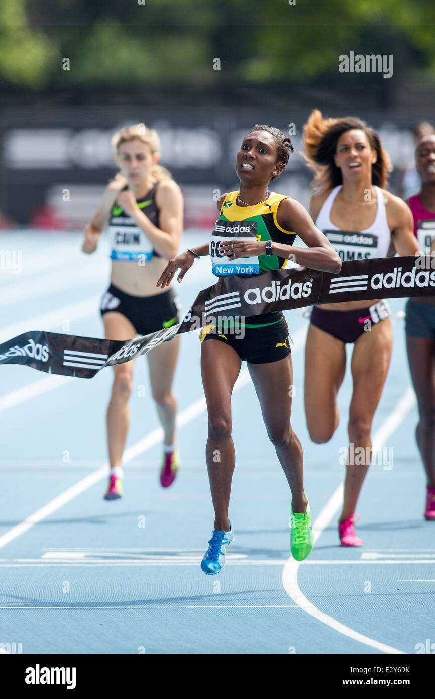Natoya Goule (JAM) die 800m bei den 2014 Adidas Leichtathletik Grand Prix zu gewinnen. Stockfoto