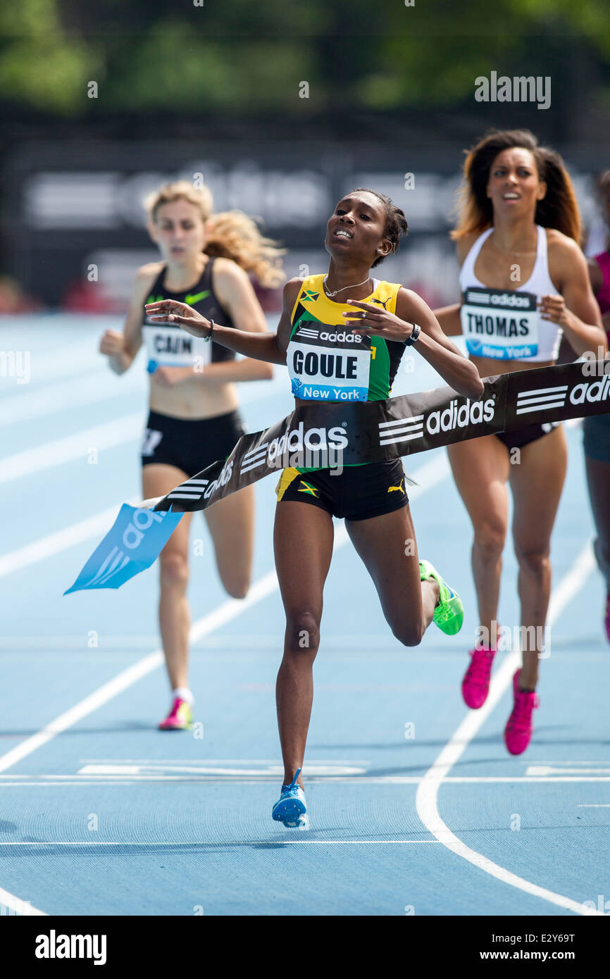 Natoya Goule (JAM) die 800m bei den 2014 Adidas Leichtathletik Grand Prix zu gewinnen. Stockfoto