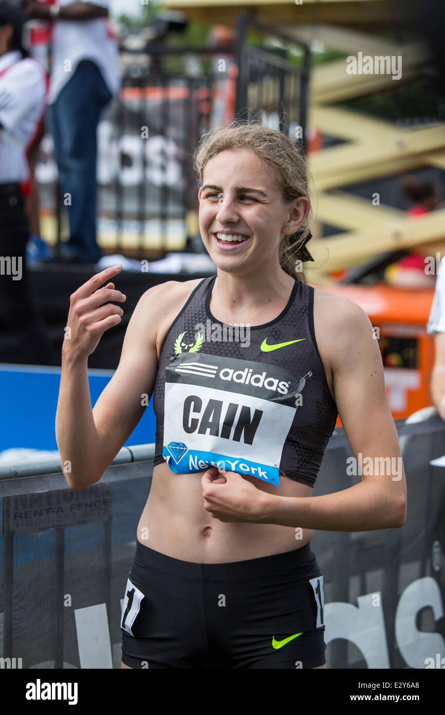 Mary Kain (USA) im Wettbewerb in der 800m auf der 2014 Adidas Track &amp; Field-Grand-Prix. Stockfoto