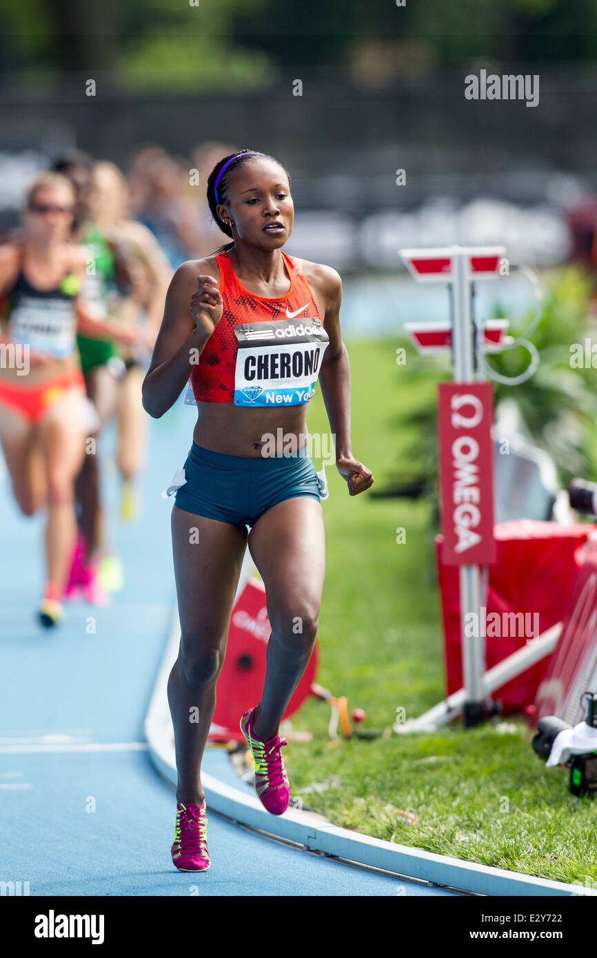 Barmherzigkeit Cherono (KEN) von den Frauen 3000 m beim 2014 Adidas Leichtathletik Grand Prix Sieger. Stockfoto