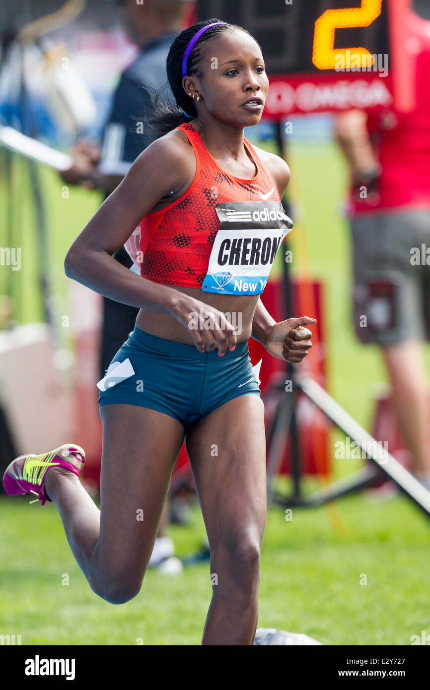 Barmherzigkeit Cherono (KEN) von den Frauen 3000 m beim 2014 Adidas Leichtathletik Grand Prix Sieger. Stockfoto