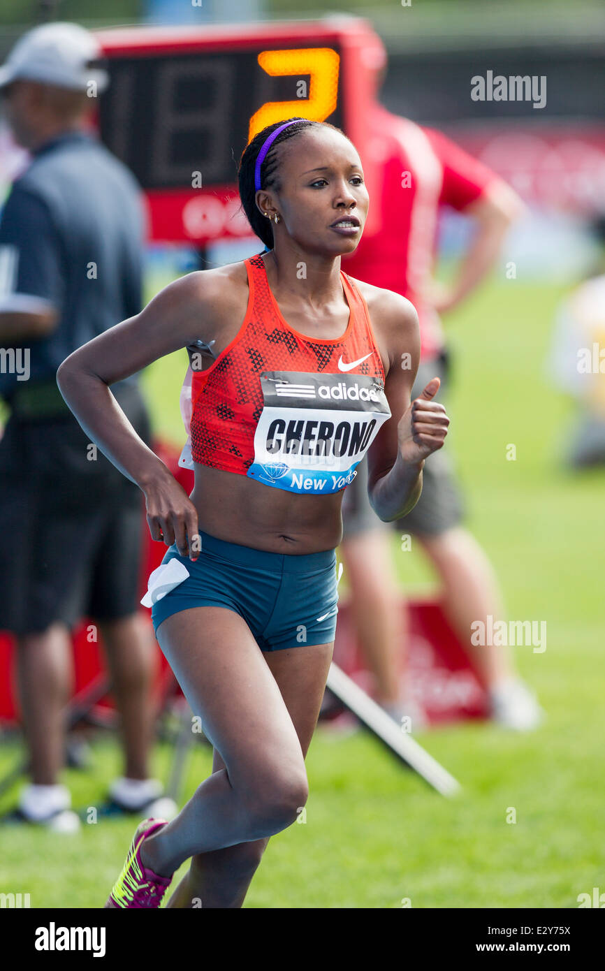 Barmherzigkeit Cherono (KEN) von den Frauen 3000 m beim 2014 Adidas Leichtathletik Grand Prix Sieger. Stockfoto