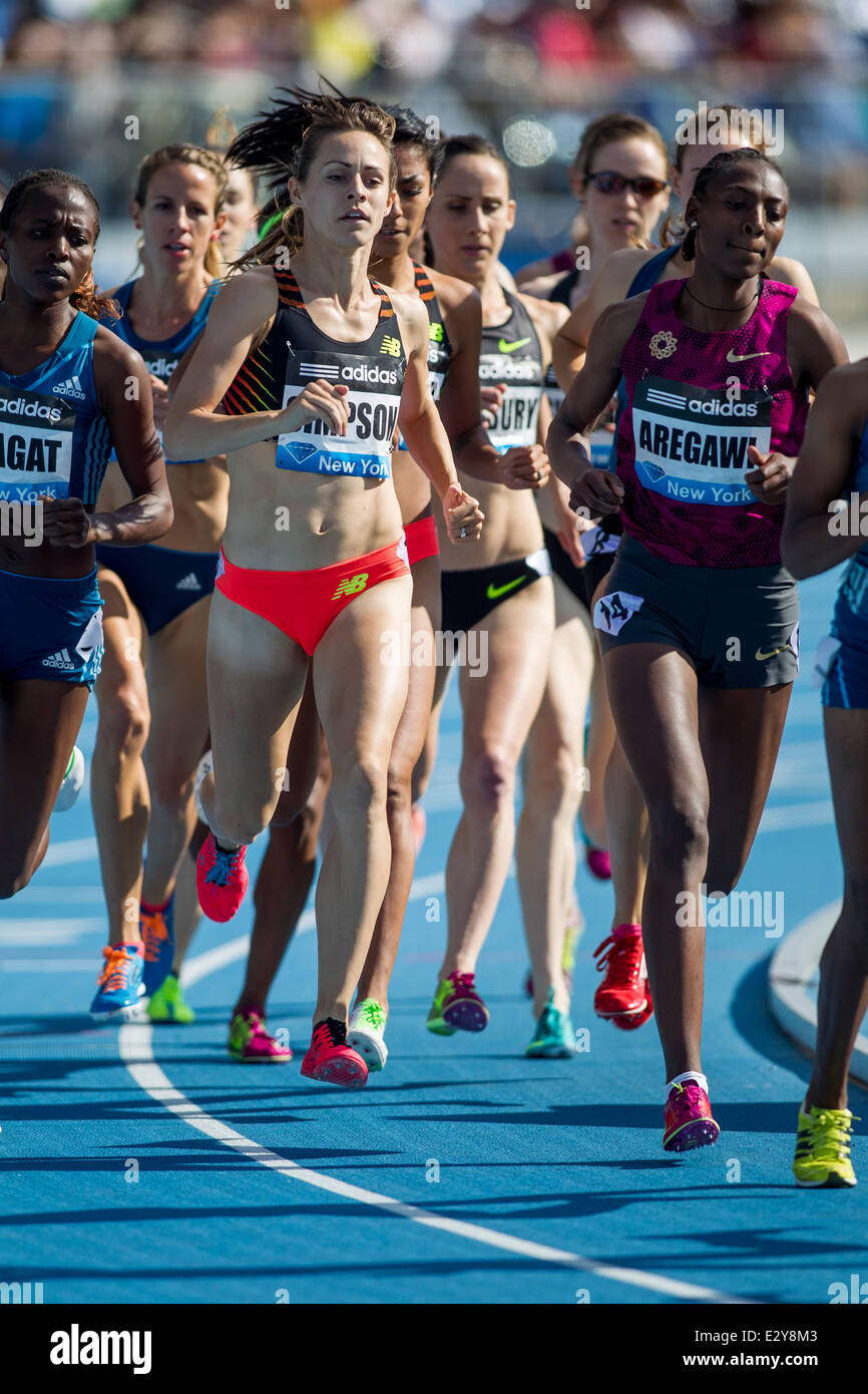 Jennifer Simpson (USA) im Wettbewerb mit den Frauen 1500 m bei den 2014 Adidas Track &amp; Field-Grand-Prix. Stockfoto