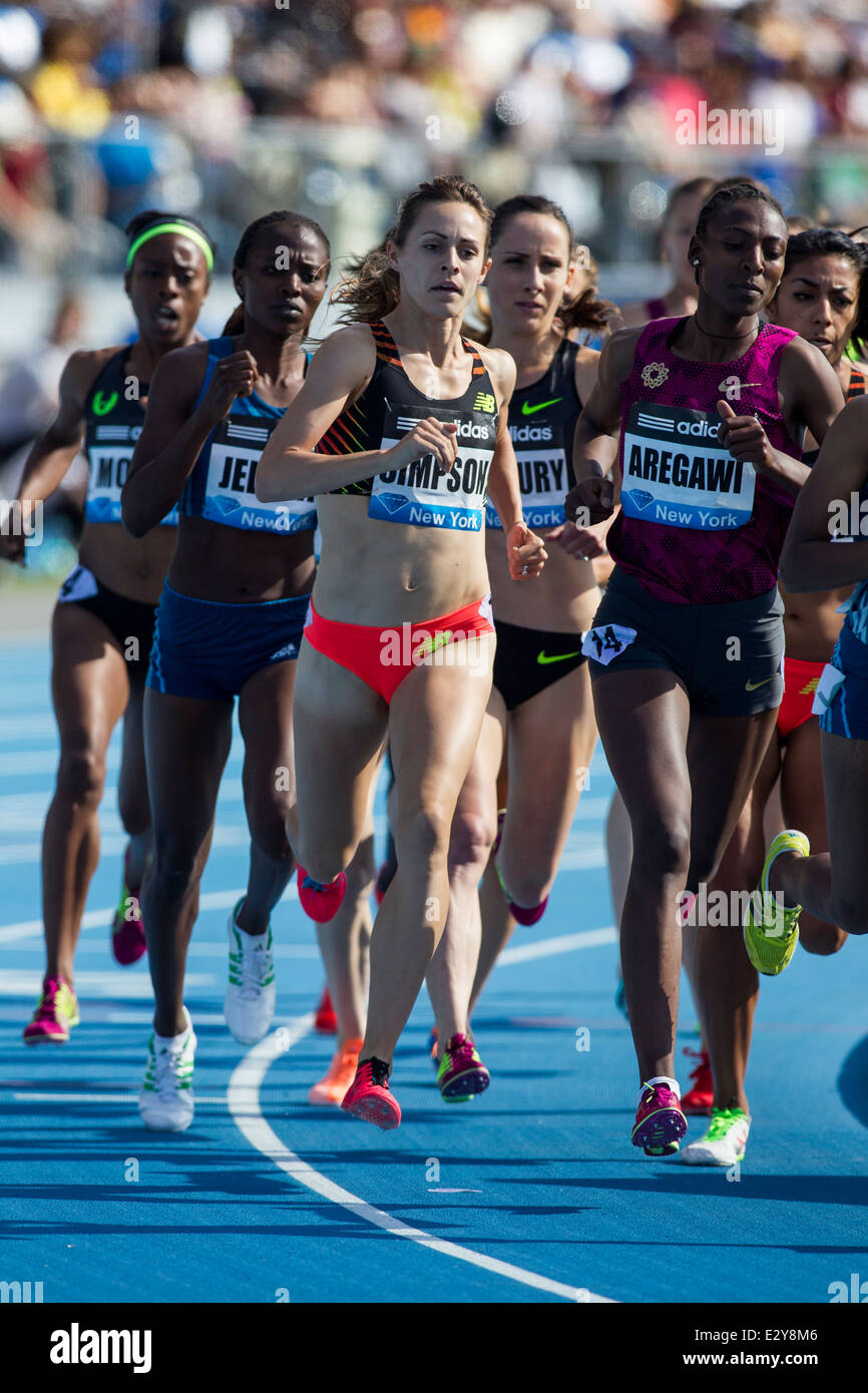 Jennifer Simpson (USA) im Wettbewerb mit den Frauen 1500 m bei den 2014 Adidas Track &amp; Field-Grand-Prix. Stockfoto