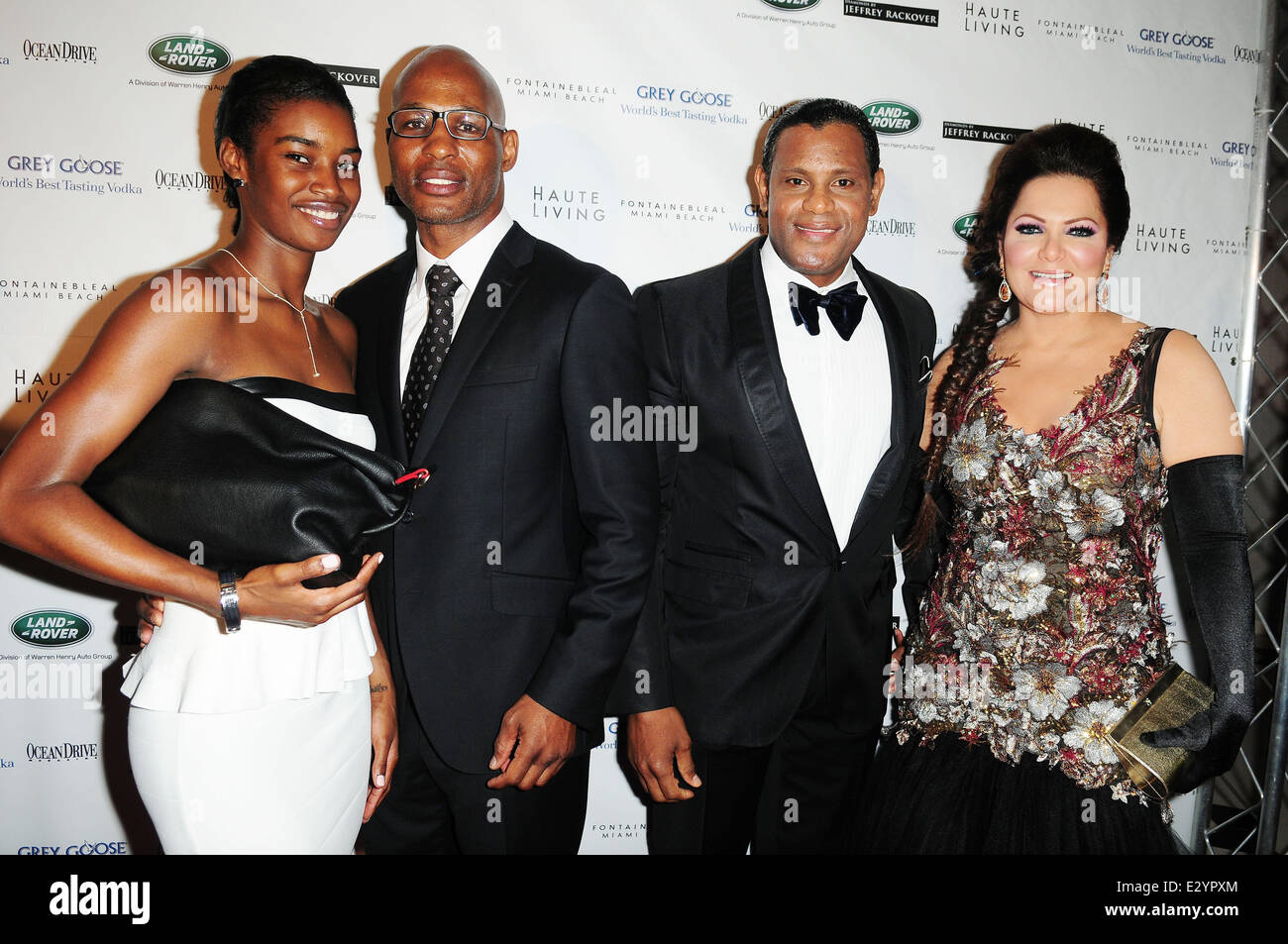 Der schwarzen jährliche Gala 2013 statt in Fontainebleau Miami Strand -  Ankünfte mit: Bernard Hopkins, Sammy Sosa, Sonia Sosa, Jean Stockfotografie  - Alamy
