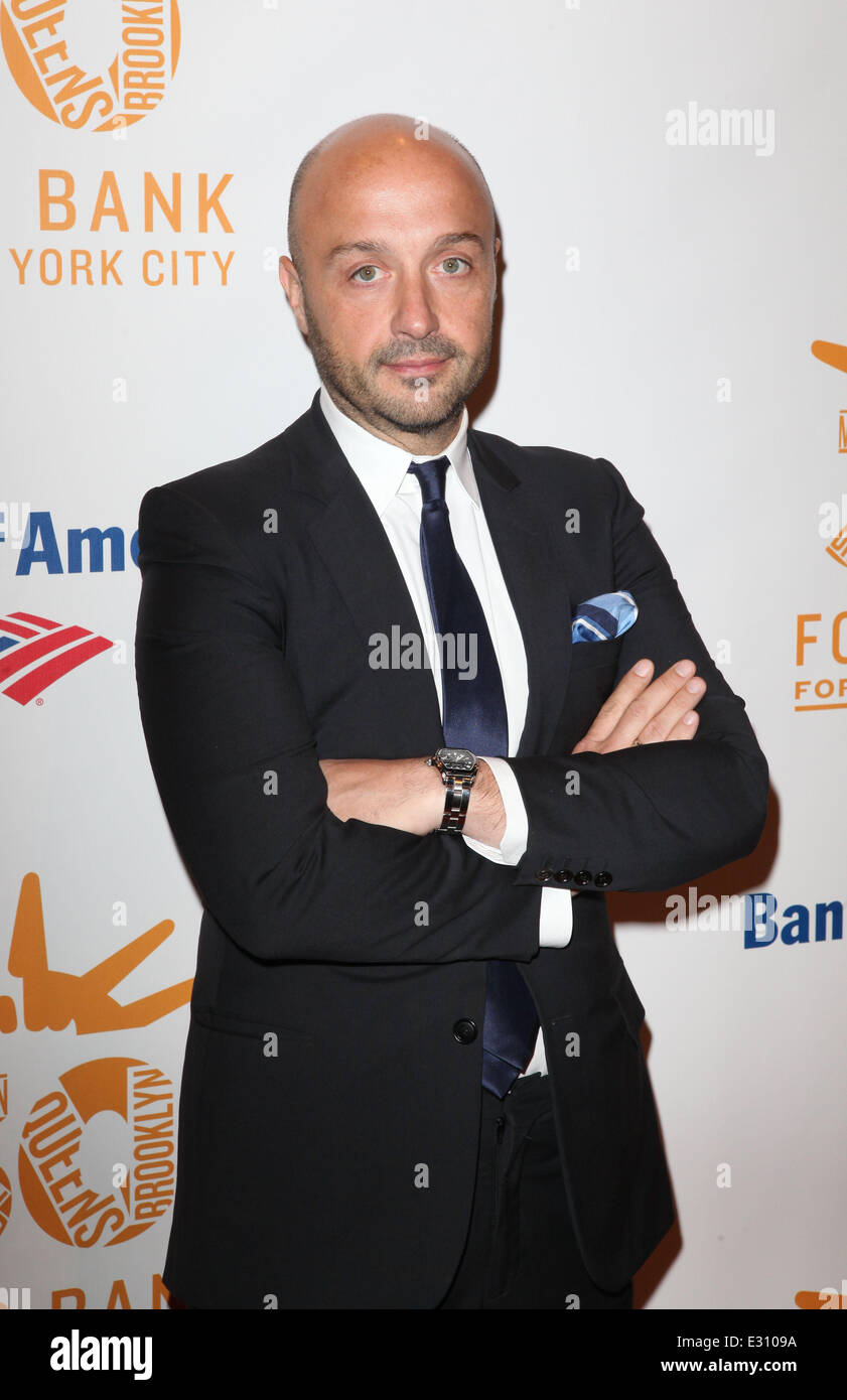 Food Bank für New York Citys Can-Do Awards - Ankünfte Featuring: Joe Bastianich Where: NY, NY, USA bei: 1. Mai 2013 Stockfoto