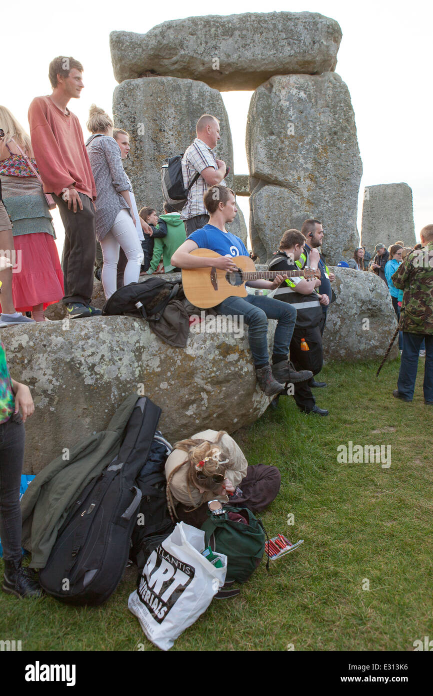 Sommer-Sonnenwende, in Stonehenge, Wiltshire, England. Stockfoto