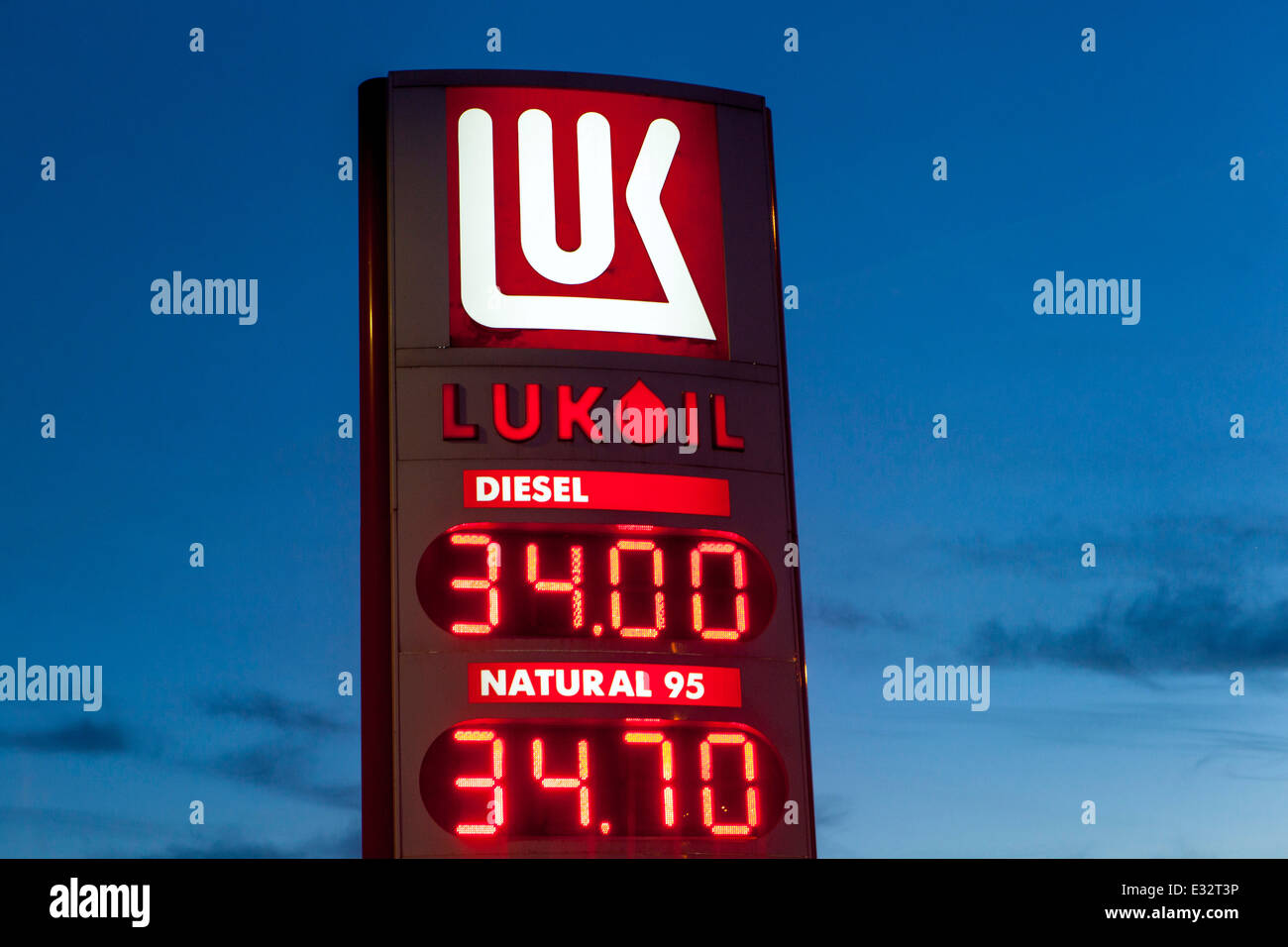 Lukoil-Zeichen Stockfoto