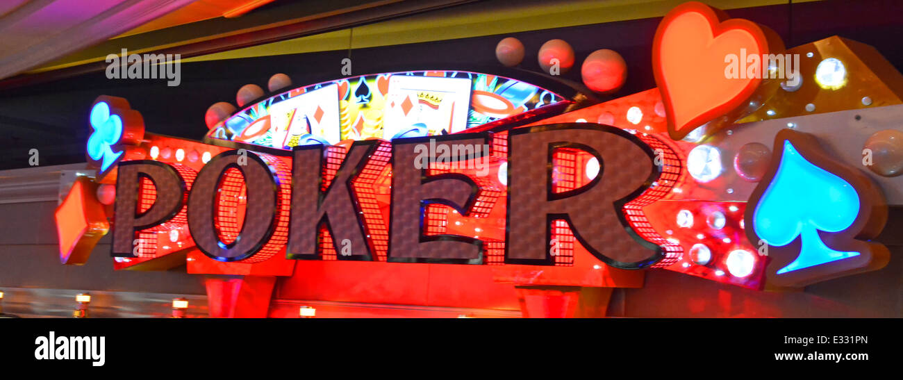 Poker in Casinos an Bord eines Ozeanriesen Kreuzfahrtschiff Stockfoto