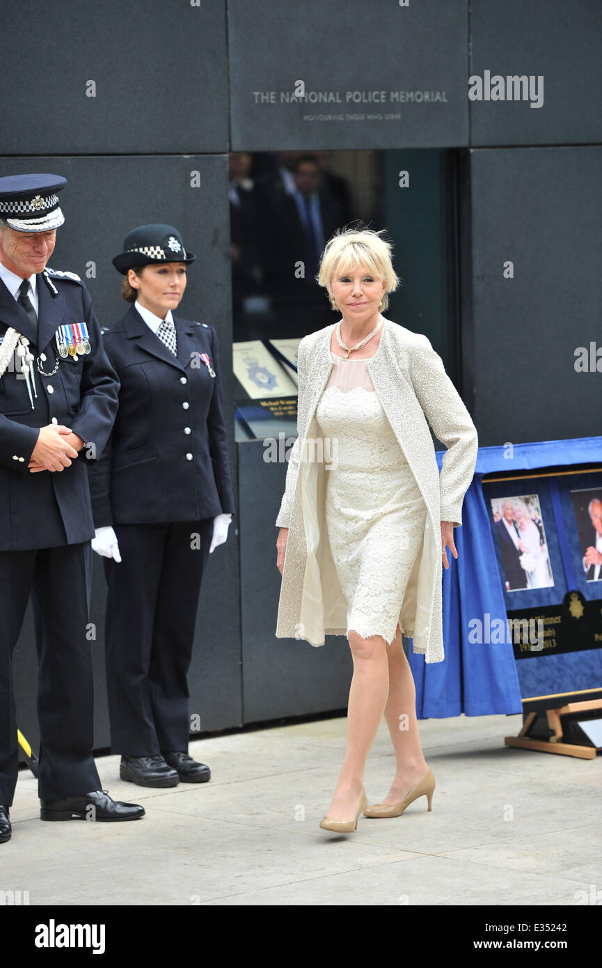Denkmal für Michael Sieger bei der Nationalpolizei Memorial in der Mall.  Mitwirkende: Geraldine Winner wo: London, Vereinigtes Königreich bei: 23. Juni 2013 Stockfoto