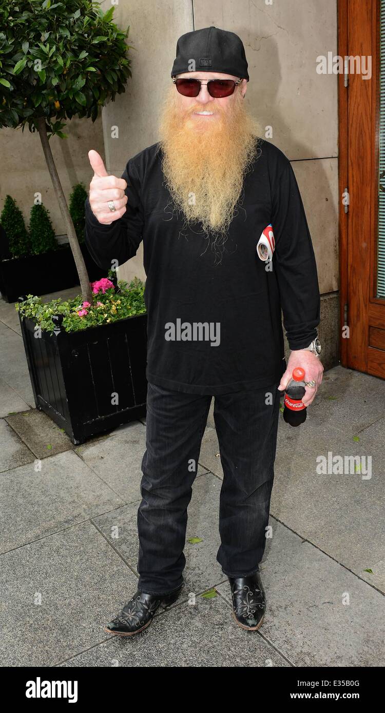 Mitglieder von ZZ Top verlassen ihre Hotel in Dublin vor ihrem Konzert "Live in The Marquee" in Cork später das Abend Featuring: Dusty Hill wo: Dublin, Irland: 27. Juni 2013 Stockfoto