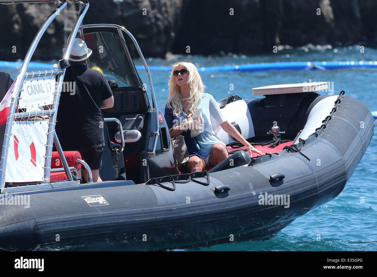 Victoria Silvstedt genießt den Tag mit Freunden im Hotel Du Cap-Eden