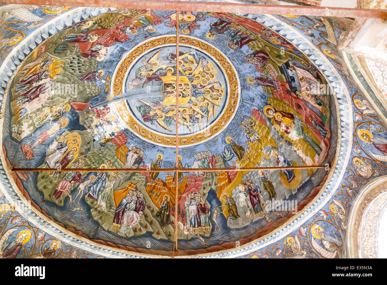 Alte erhaltene gut Fresken auf Wände oder Decken im Kloster des Heiligen Berges Athos in Griechenland Stockfoto