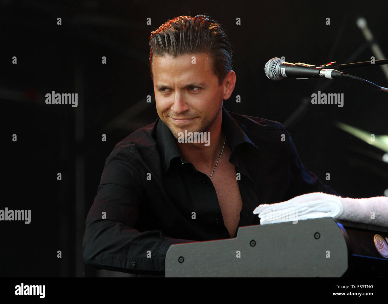 Matthew Lee auf der Hauptbühne Pleasant Valley am ersten Tag des Cornbury Music Festival in das große Tew Landgut im Ox durchführen Stockfoto