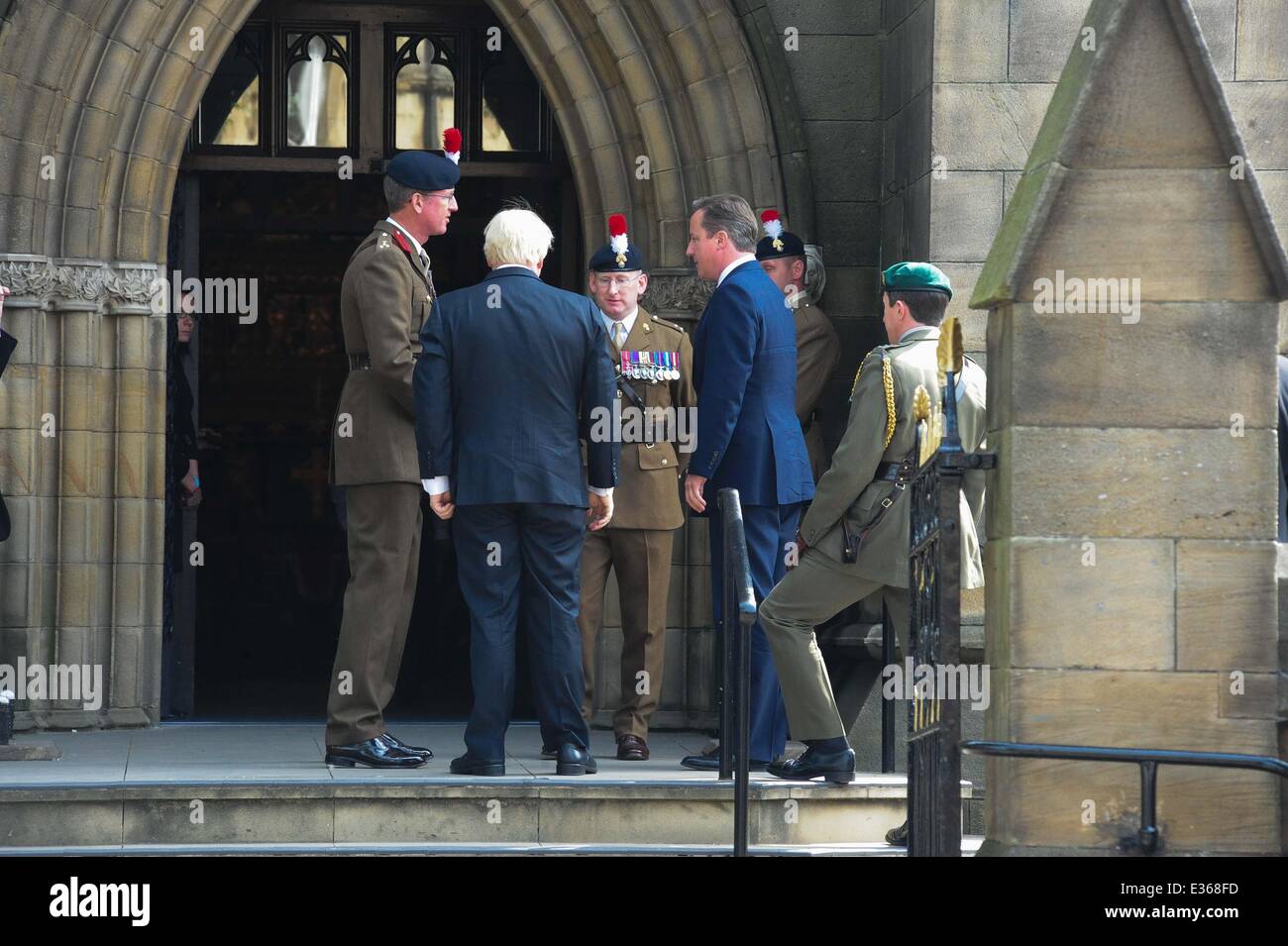 Die Beerdigung von Schlagzeuger Lee Rigby an begraben Pfarrei Kirche Featuring: David Cameron, Boris Johnson wo: Bury, Lancashire, Vereinigtes K Stockfoto