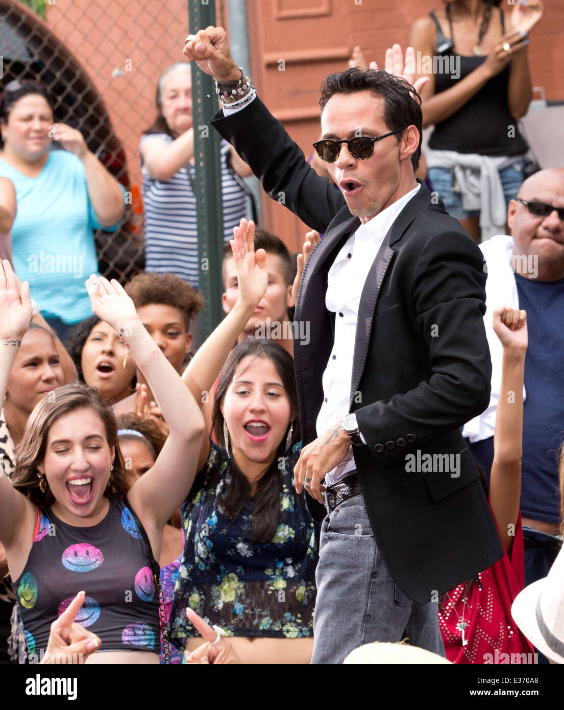 Marc Anthony filmt ein Musikvideo für seine neue "Vivir Mi Vida" Featuring  Single: Marc Anthony Where: New York, NY, Vereinigte Staaten von Amerika  bei: 21. Juli 2013 Stockfotografie - Alamy