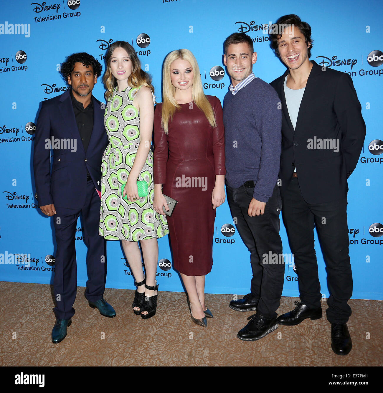 Disney & ABC TCA Pressetour im Sommer statt im Beverly Hilton Hotel - Anreise mit: Sophie Lowe, Emma Rigby, Michael Socha, Naveen Andrews, Peter Gadiot Where: Los Angeles, California, Vereinigte Staaten von Amerika bei: 4. August 2013 Stockfoto