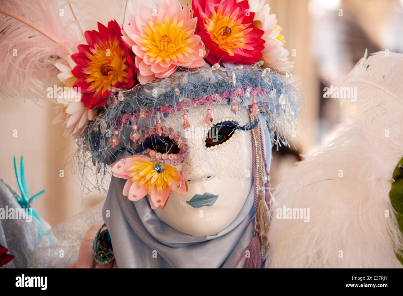 Frau in maskierte Kostüm im Karneval von Venedig Stockfoto