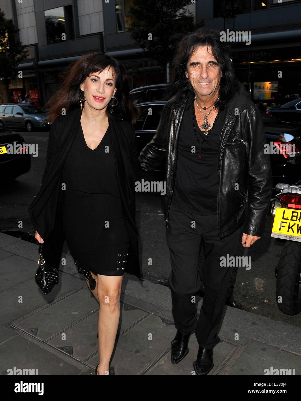 Image showcasing Alice cooper und seine frau sheryl -Fotos und -Bildmaterial in hoher ...
