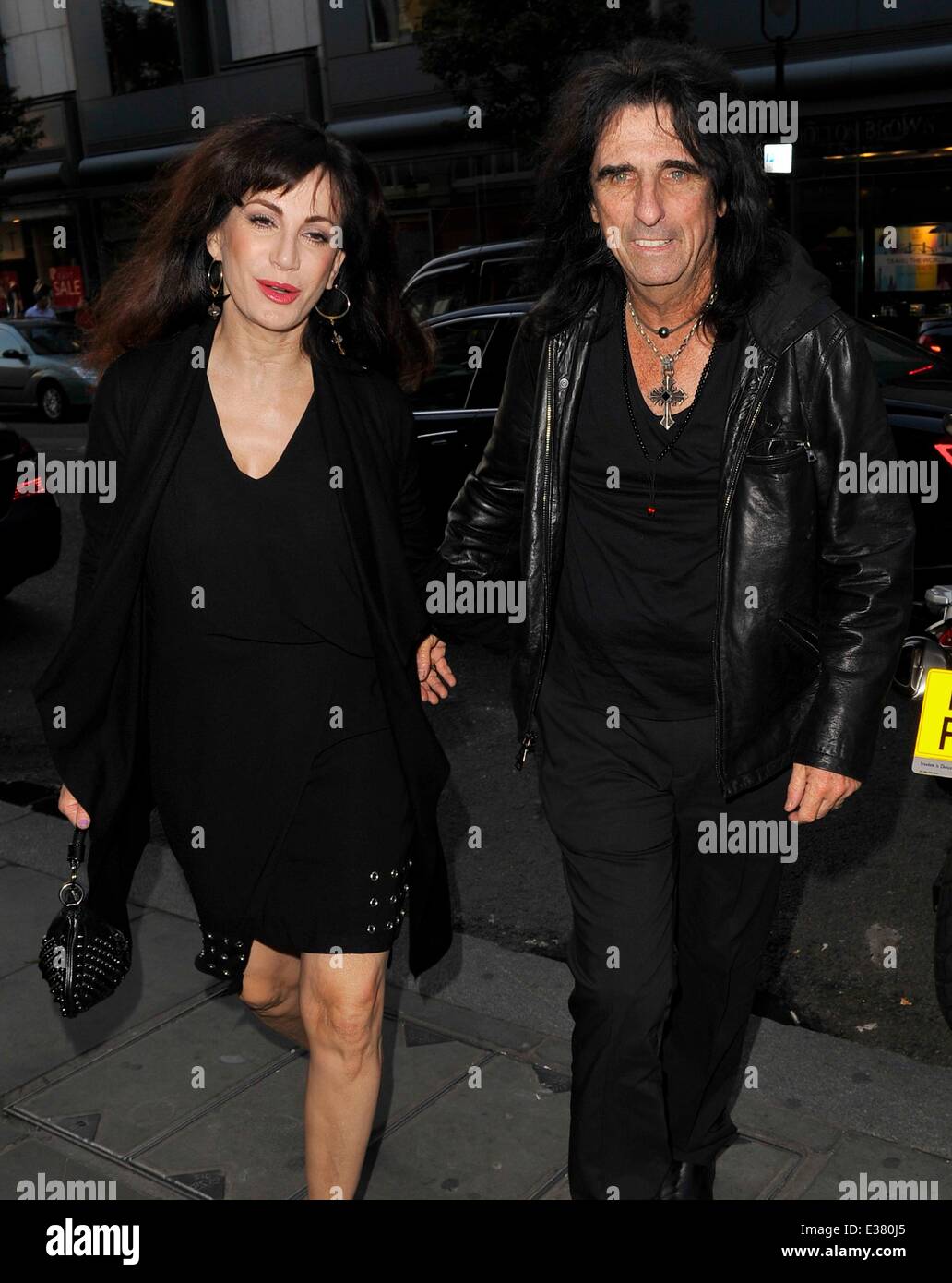 Alice cooper and wife -Fotos und -Bildmaterial in hoher Auflösung ...