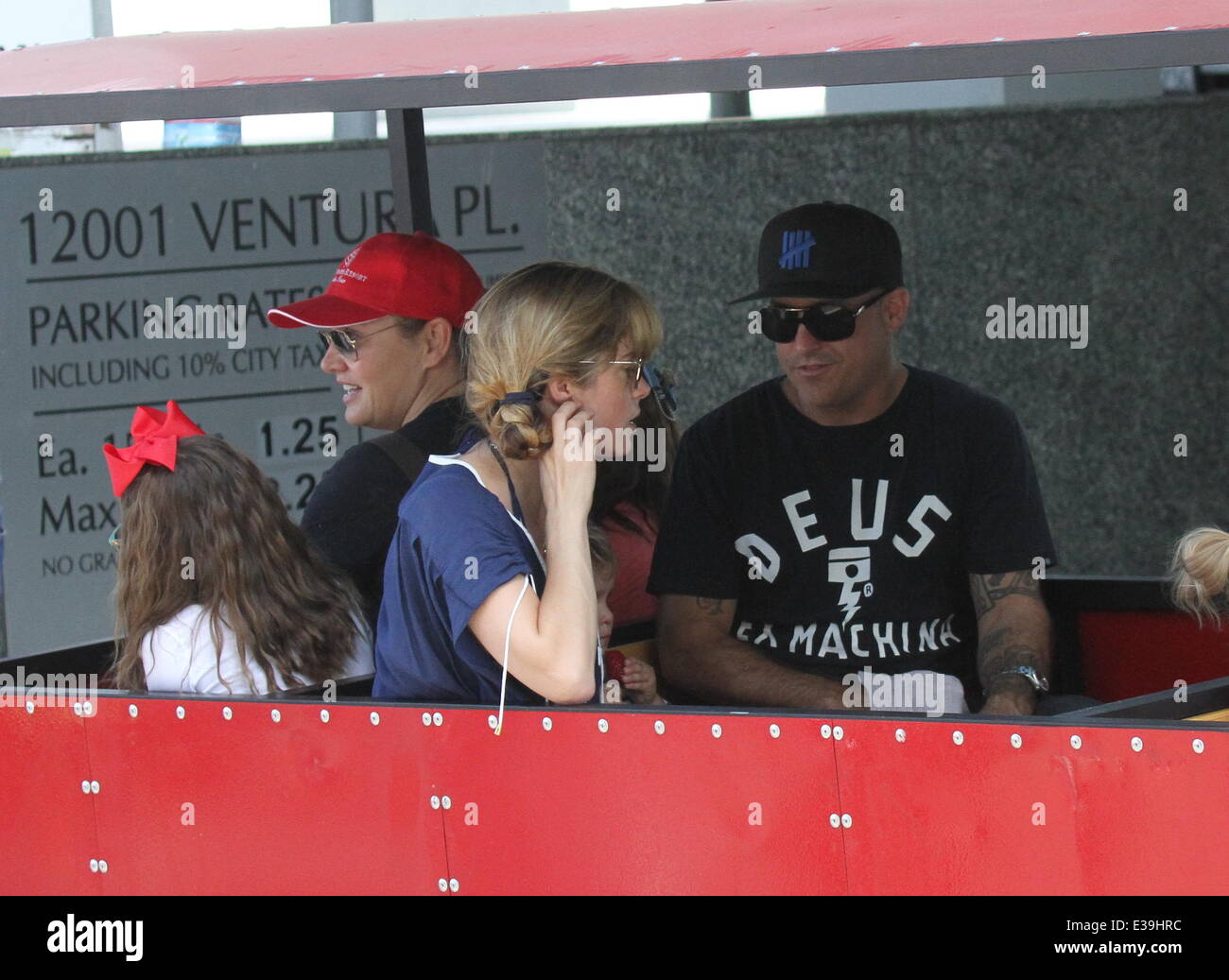 Selma Blair und Jason Bleick, mit ihrem Sohn Arthur Studio City mit: Selma Blair, Jason Bleick Where: Studio City, CA, Vereinigte Staaten bei: 31. August 2013 Stockfoto