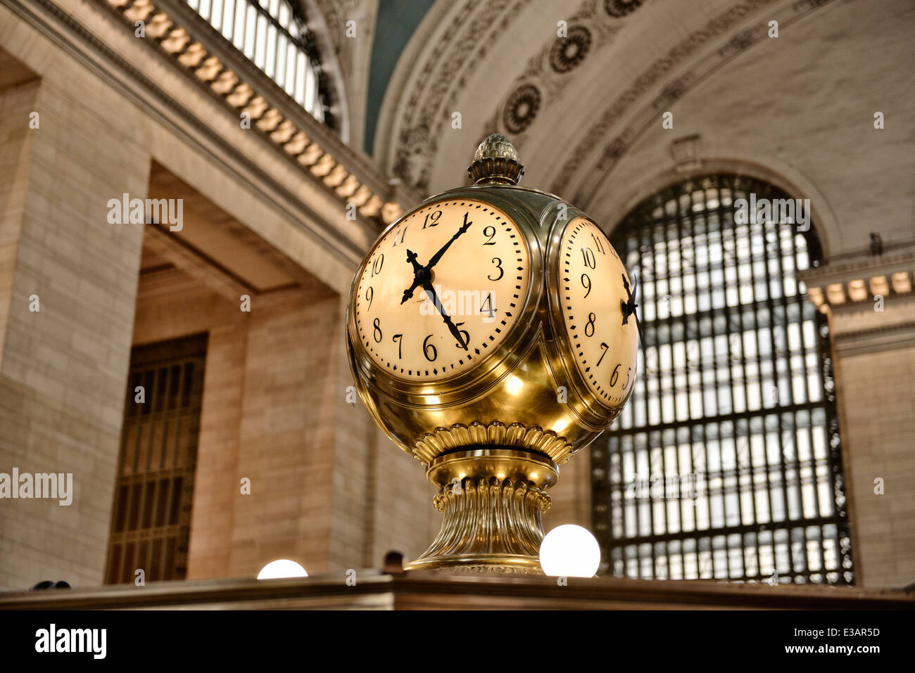Uhr in der Grand Central Station, aus Messing und Glas Opal, 100 Jahre alten Stockfoto