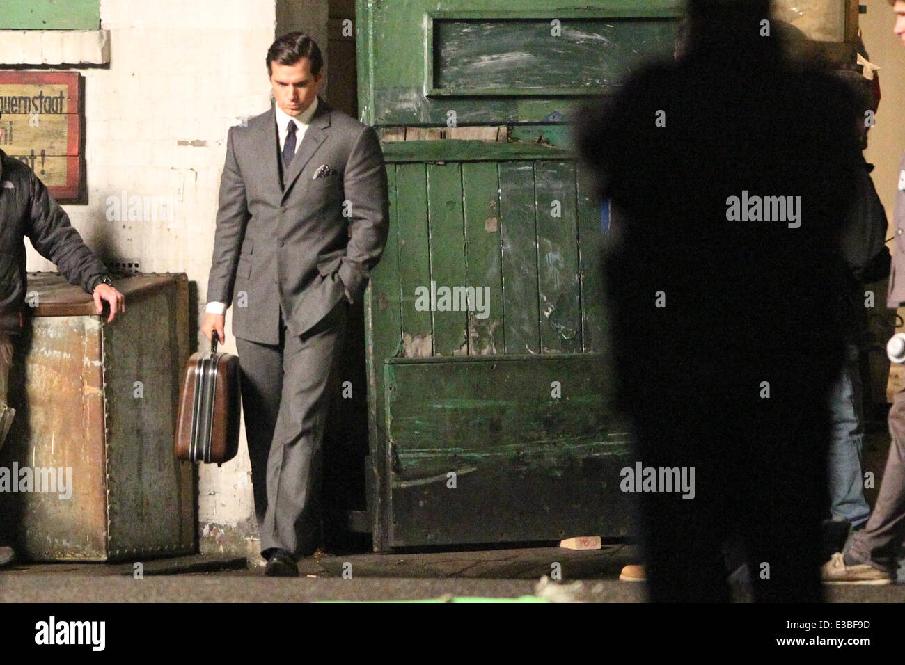 Mann aus Onkel Film gedreht in London der Mann von Stahl Henry Cavnd unter der Regie von Guy Ritchie mit Darsteller: Henry Cavil Stockfoto