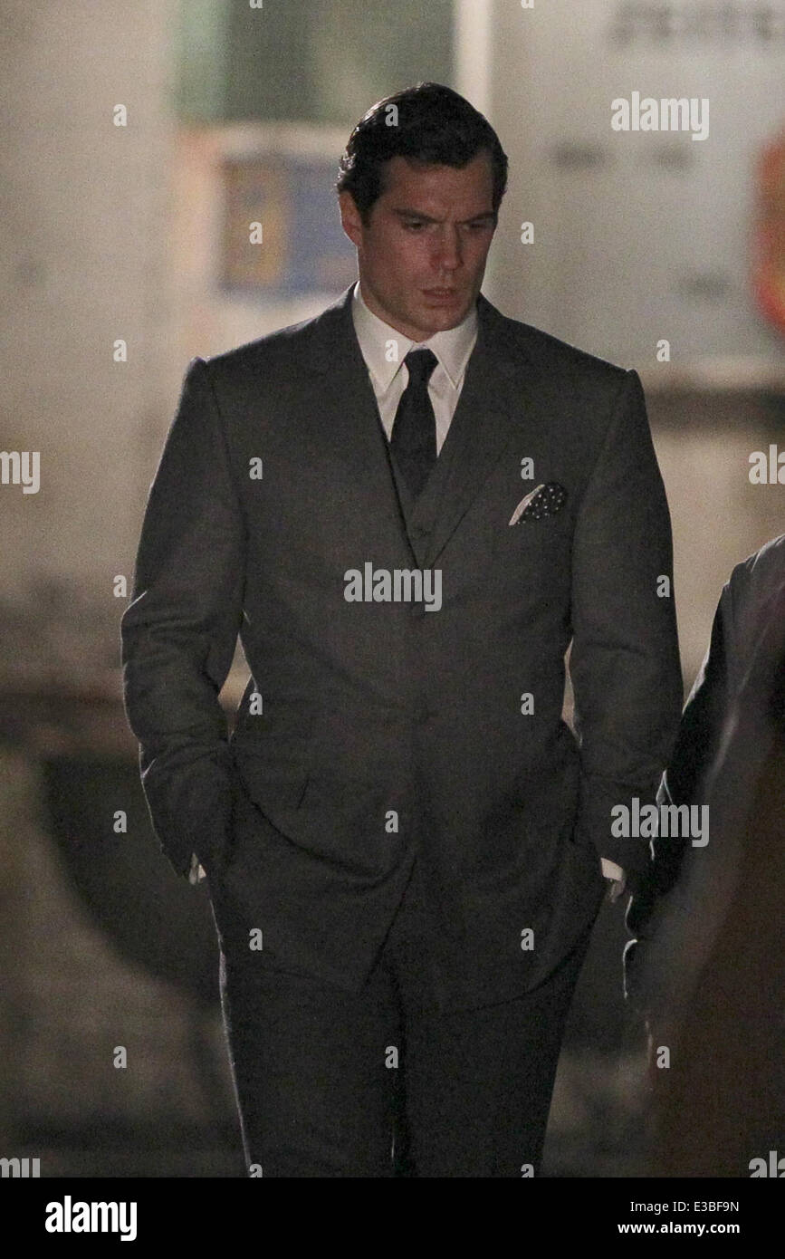 Mann aus Onkel Film gedreht in London der Mann von Stahl Henry Cavnd unter der Regie von Guy Ritchie mit Darsteller: Henry Cavil Stockfoto