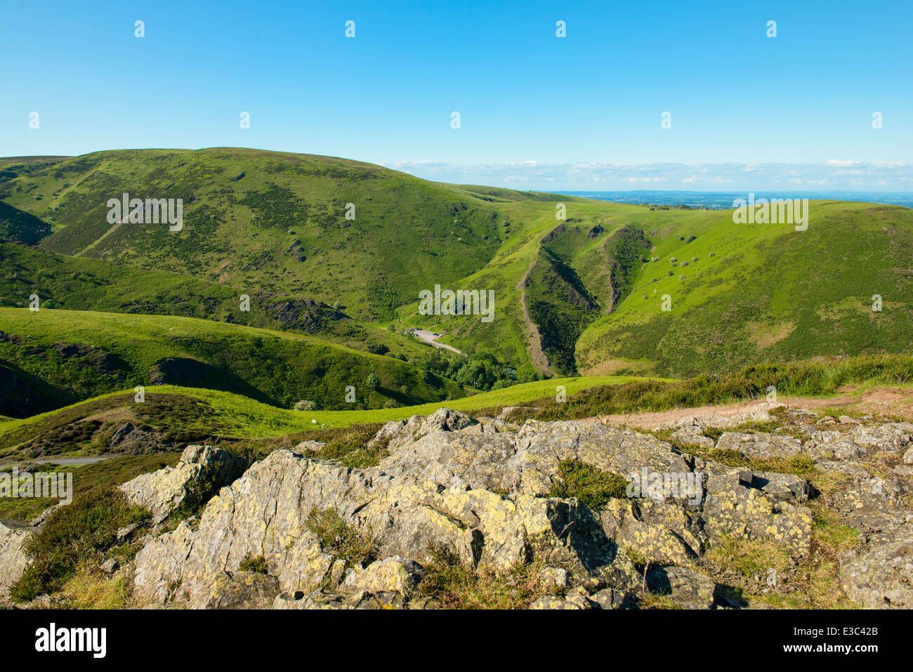 Abendlicht am Long Mynd, auf der Suche nach Carding Mill Valley, Kirche Stretton, Shropshire, England Stockfoto