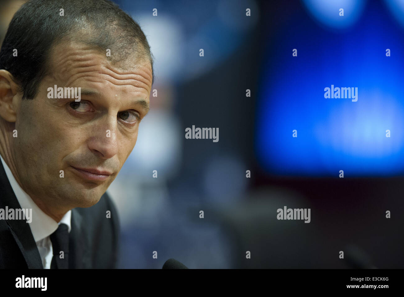 Massimiliano Allegri des AC Mailand spricht auf einer Pressekonferenz in der Amsterdam Arena vor den Teams Champions League Spiel gegen Ajax Featuring: Massimiliano Allegri wo: Amsterdam, Niederlande: 1. Oktober 2013 Stockfoto
